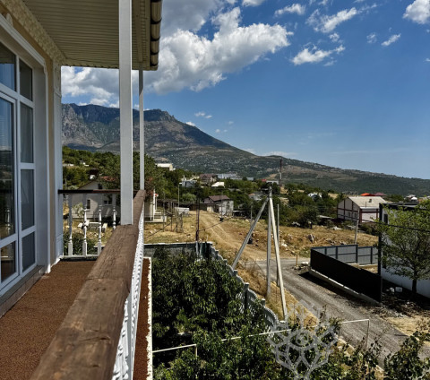 Дом 214 кв. м, Крым республика, город Алушта, село Верхняя Кутузовка