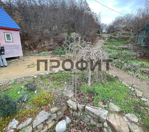 Участок 12.3 соток, Крым республика, город Алушта, село Лучистое, улица Шоссейная, дом 29