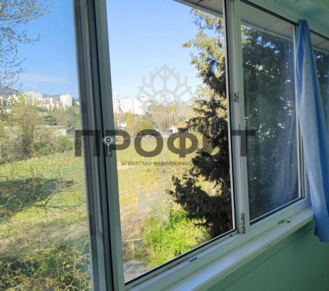 Квартира 50.6 кв. м, Крым республика, город Алушта, улица Платановая, дом 8
