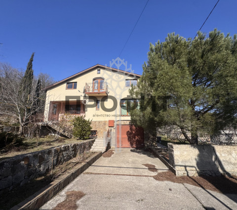 Дом 374 кв. м, Крым республика, город Алушта