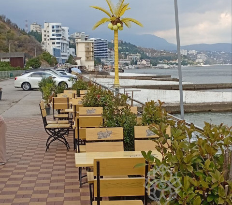 Коммерческая 111 кв. м, Крым республика, город Алушта, улица Набережная, здание 22