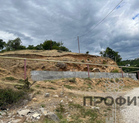 Участок 5.5 соток, Крым республика, город Алушта, село Изобильное, улица Горная