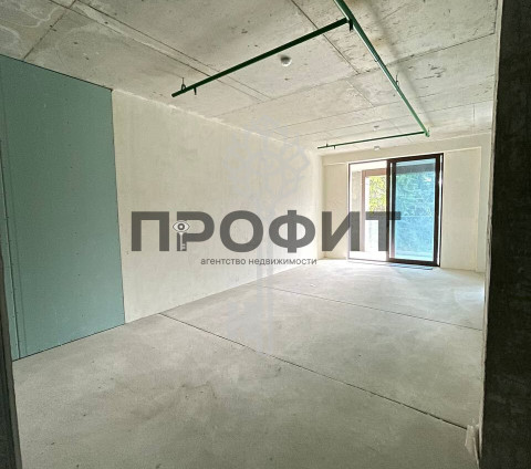 Квартира 77 кв. м, Крым республика, город Алушта, улица Парковая, дом 7, корпус 1
