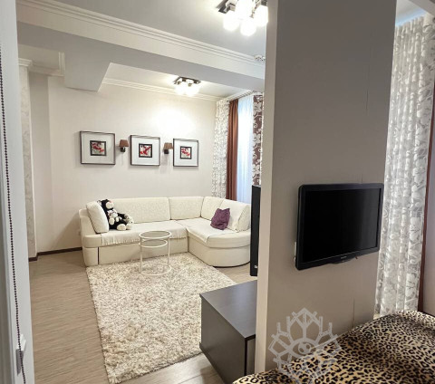 Квартира 48.1 кв. м, Крым республика, город Алушта, улица Ленина, дом 10