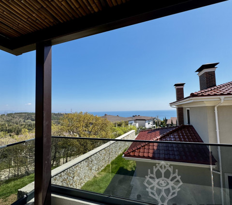 Дом 445 кв. м, Крым республика, город Алушта, село Виноградное