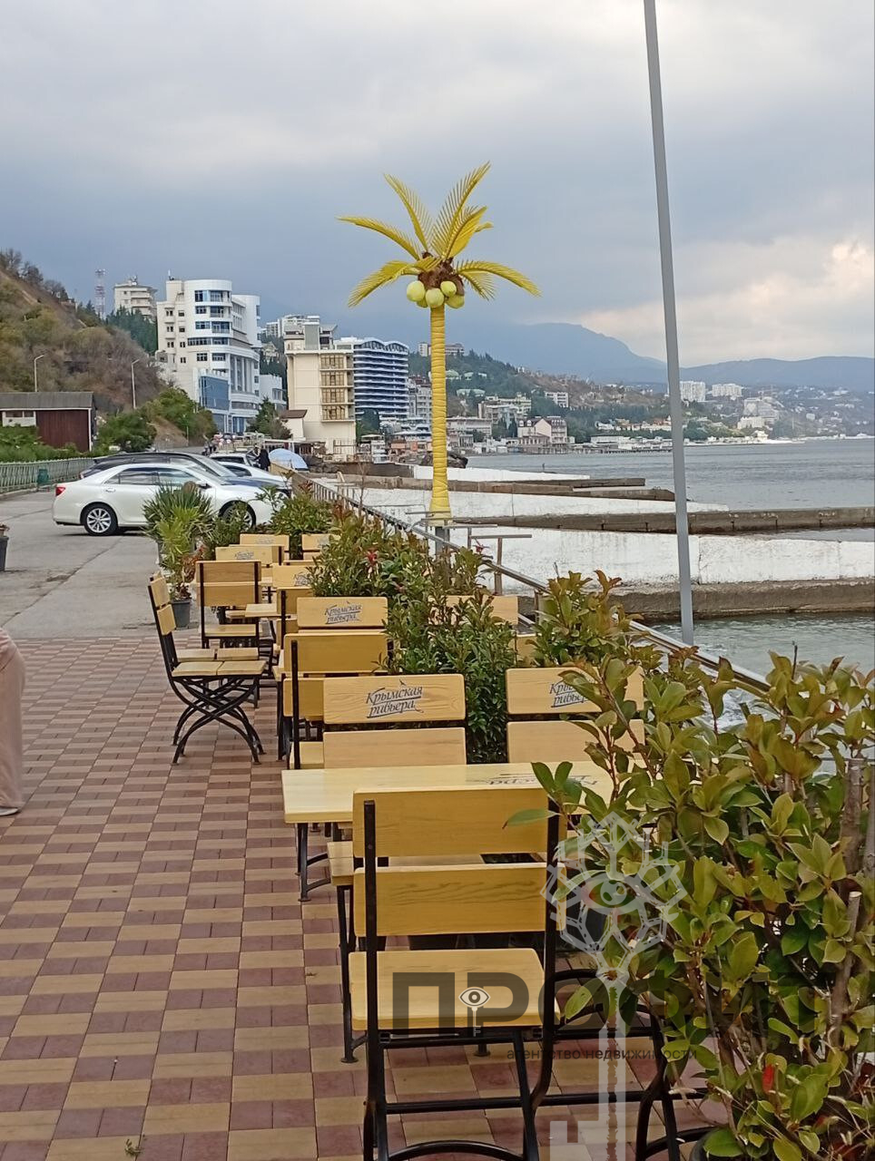 Коммерческая 111 кв. м, Крым республика, город Алушта, улица Набережная, здание 22