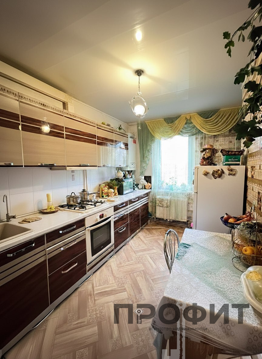 Квартира 70.7 кв. м, Крым республика, город Алушта, улица 60 лет СССР