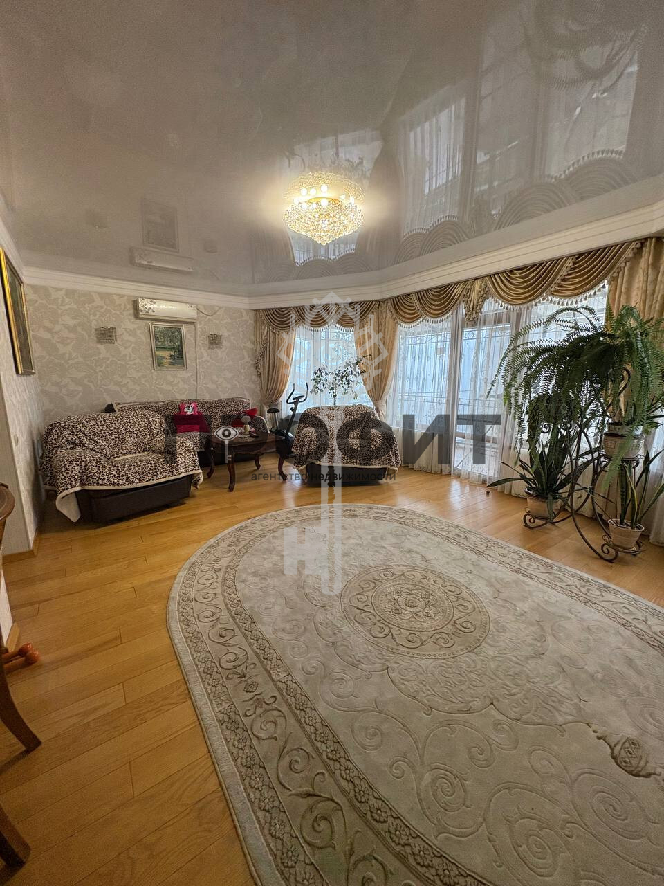 Дом 158.9 кв. м, Крым республика, город Алушта, село Нижняя Кутузовка, улица Троицкая
