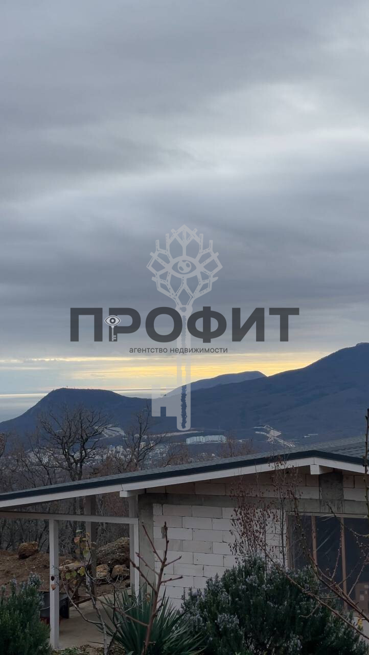 Участок 12.3 соток, Крым республика, город Алушта, село Лучистое, улица Шоссейная, дом 29