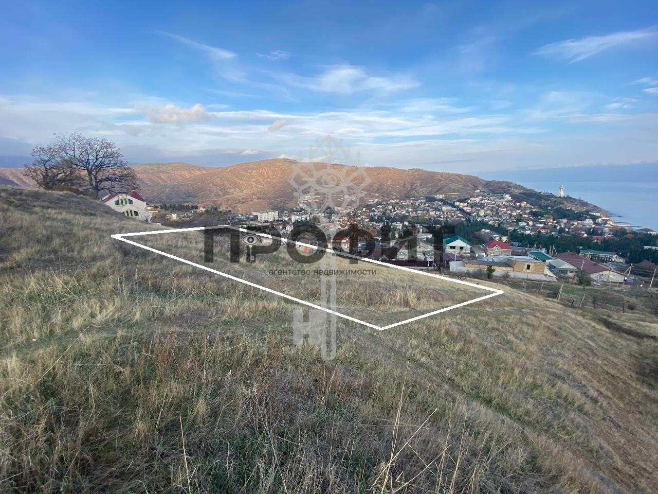 Участок 10 соток, Крым республика, город Алушта, село Малореченское, улица Факидова, дом 18-Б
